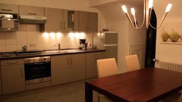 Coffee/tea maker, electric kettle