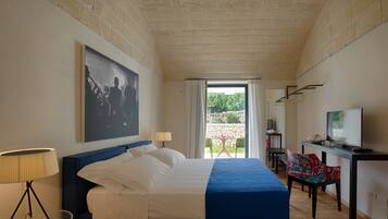 Deluxe Room, 1 Queen Bed, Non Smoking, Pool View | Premium bedding, down comforters, memory foam beds, desk