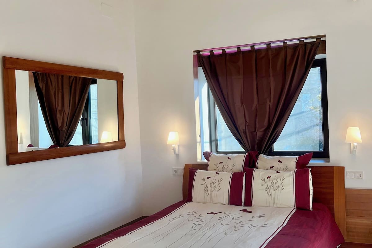 Superior tweepersoonskamer | Luxe beddengoed, donzen dekbedden, individueel gedecoreerd