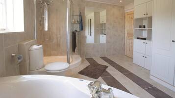 House, 3 Bedrooms, Lake View | Living room | Flat-screen TV