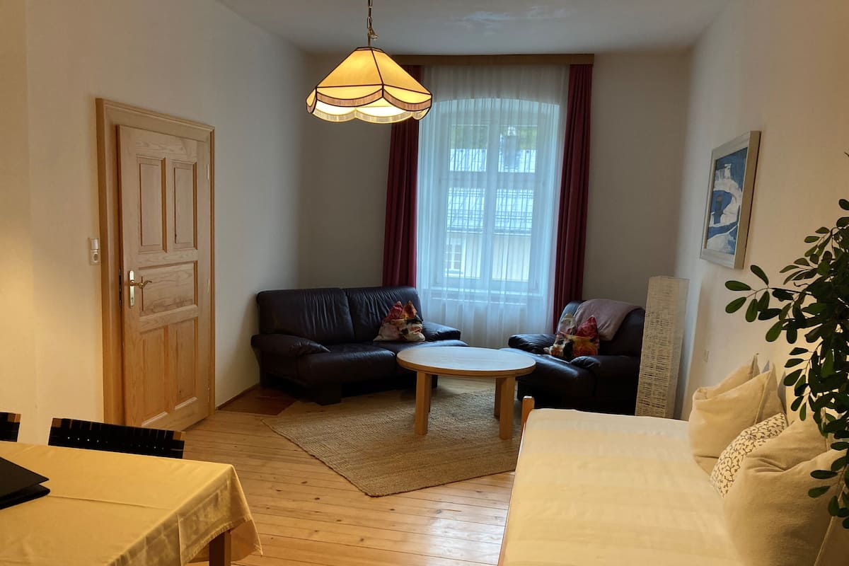 Panoramic-Vierbettzimmer, 1 King-Bett und Schlafsofa, Nichtraucher, Bergblick