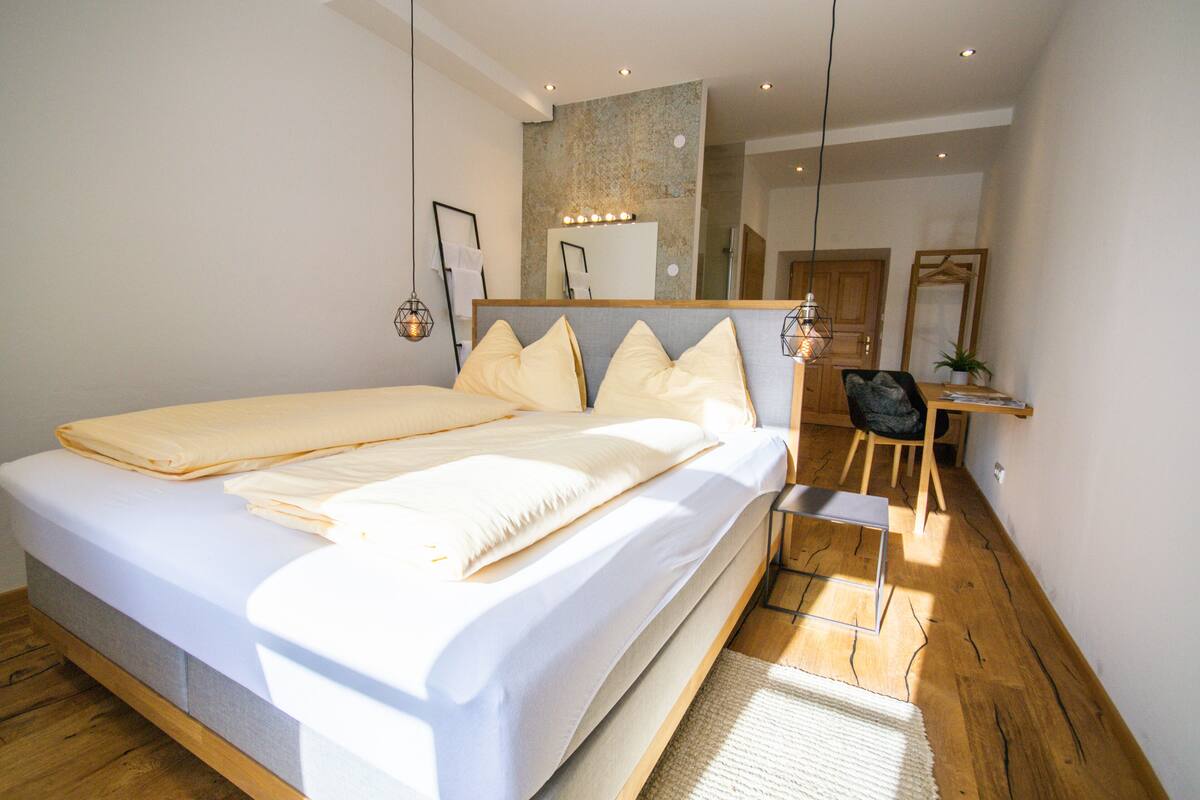 Superior-Doppelzimmer | Allergikerbettwaren, schallisolierte Zimmer, kostenloses WLAN