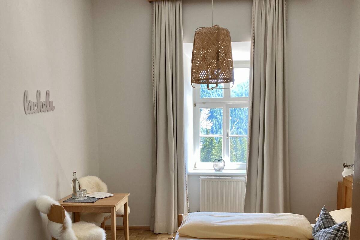 Panoramic-Dreibettzimmer, 1 King-Bett und Schlafsofa, Nichtraucher, Bergblick | Allergikerbettwaren, schallisolierte Zimmer, kostenloses WLAN