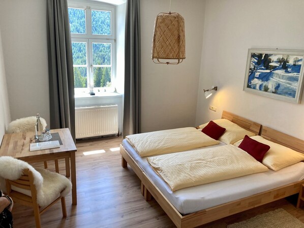 Kahden hengen superior-huone | Allergiatestatut vuodevaatteet, äänieristys, ilmainen Wi-Fi