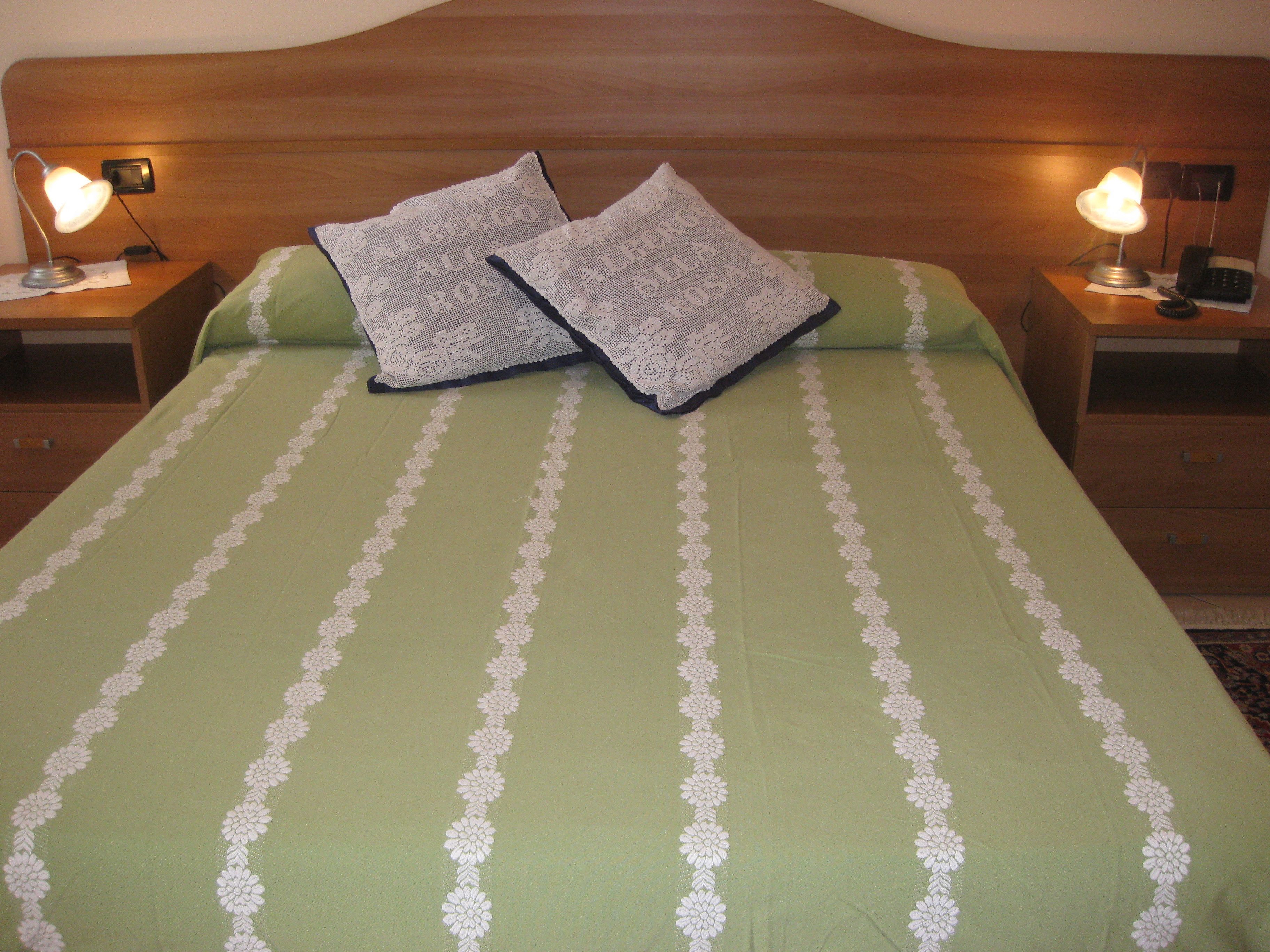 Bureau, Wi-Fi gratuit, draps fournis