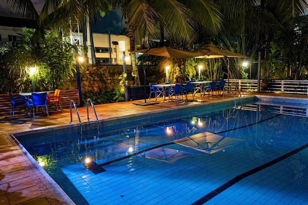 Outdoor pool, pool umbrellas, sun loungers