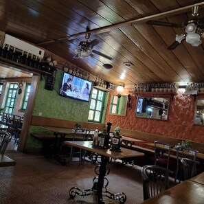 Food court - Manuela Residente Resort (Lagos)