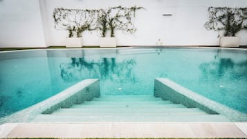 Piscine extérieure (ouverte en saison)