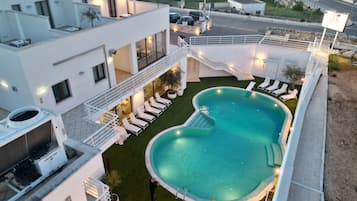 Piscina stagionale all'aperto