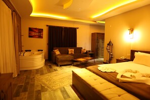 独特套房 | 埃及棉床单、高档床上用品、客房内保险箱、特色装修