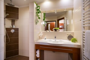 Hair dryer, towels - Hotel Mutter Bahr (Ibbenbueren)