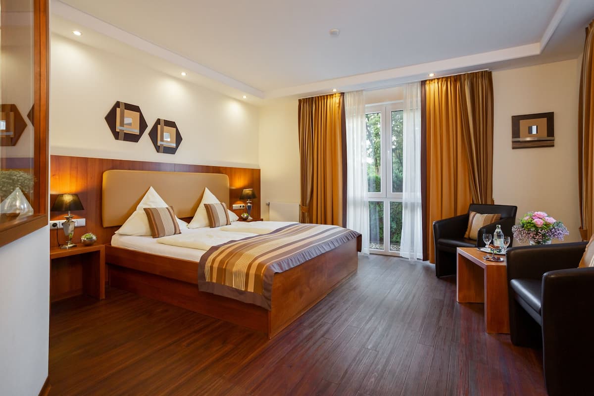 In-room safe, cribs/infant beds, free WiFi, bed sheets