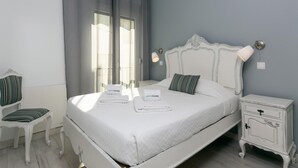 Unclassified image, 3 of 31, button - B07 - Maria Vitoria by DreamAlgarve (Lagos)