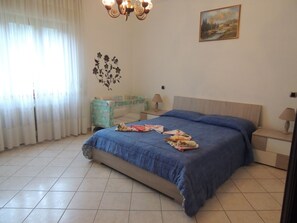 Apartment, 2 Bedrooms | 2 bedrooms, desk, free cots/infant beds, free WiFi