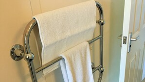 Shower, hair dryer - Holly 1 (Bridgwater)