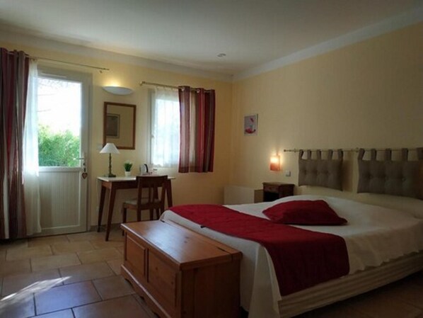 双人房 (Coquelicot) | 特色装修、特色家居、办公桌、免费婴儿床