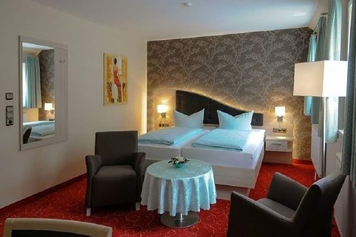 Double Room Single Use | Desk, cribs/infant beds, rollaway beds, free WiFi