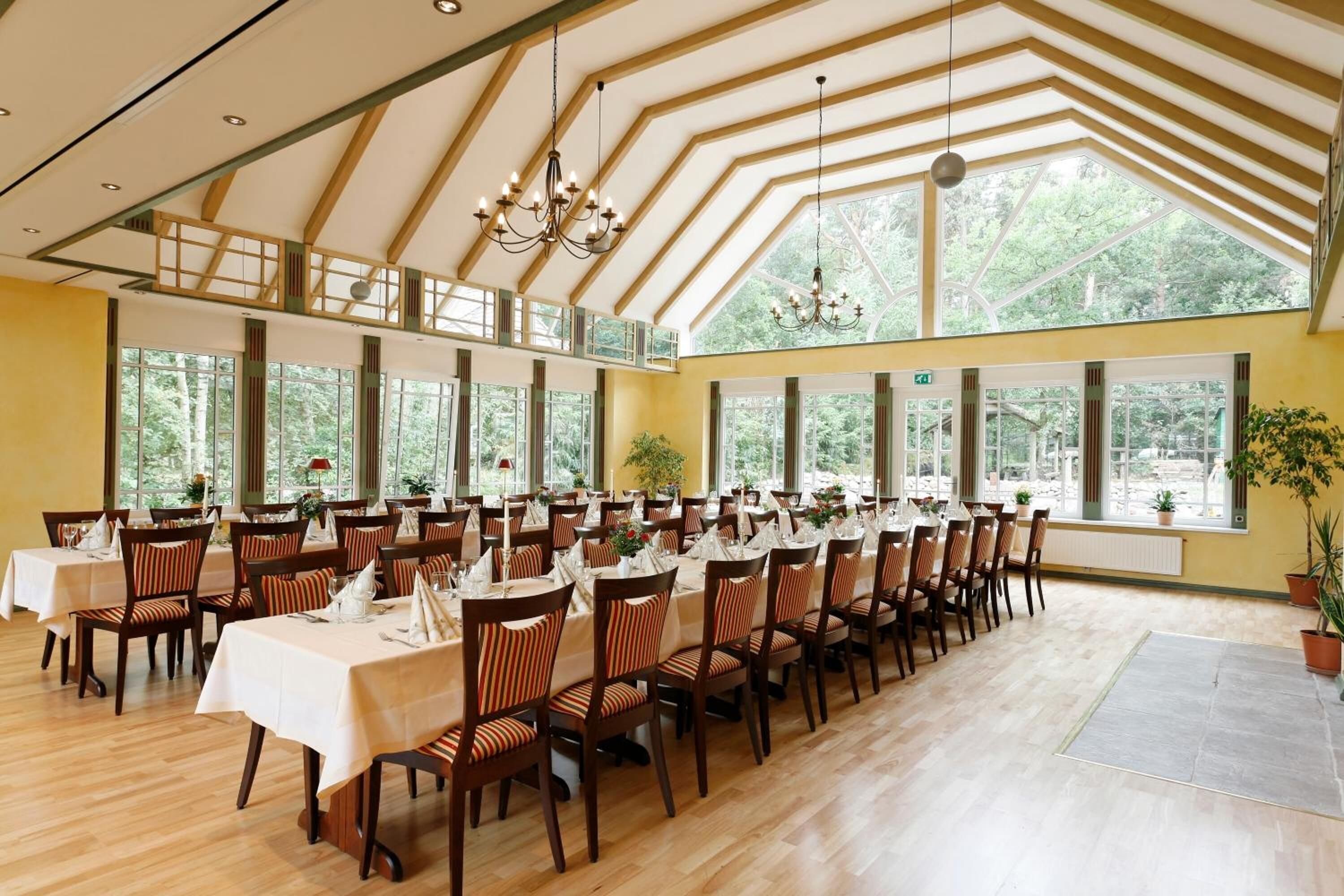 Breakfast, lunch, dinner served; German cuisine 