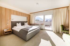 Comfort Double Room, 1 Bedroom | In-room safe, desk, blackout drapes, soundproofing - Design & Wellness Hotel Alpenhof (Flachau)