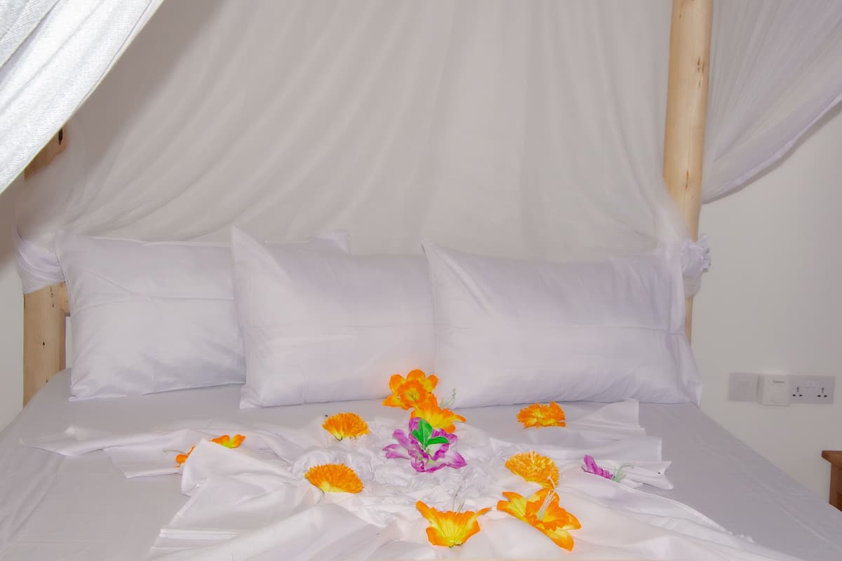 Room (Garden View ) | In-room safe, desk, iron/ironing board, WiFi (free)