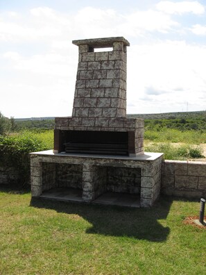 BBQ/picnic area - Larissa Tatil Sitesi (Erdemli)