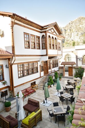 Outdoor dining - Cifte Konak Butik Otel (Amasya)