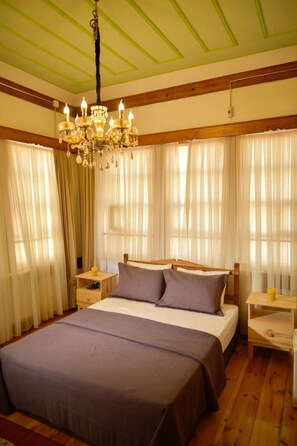 华丽双人房, 无烟房 | 迷你吧（备有免费物品）、办公桌、免费 WiFi