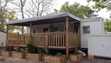 Apartment | Front of property