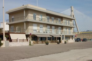 Exterior - Hotel Antirrio (Nafpaktos)