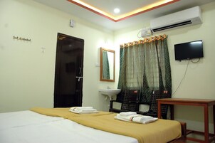 Deluxe Double or Twin Room | City view