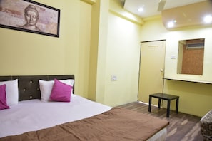 Standard Non AC Room | 1 bedroom, premium bedding, Select Comfort beds, desk - Hotel Drishti Inn (Nagpur)