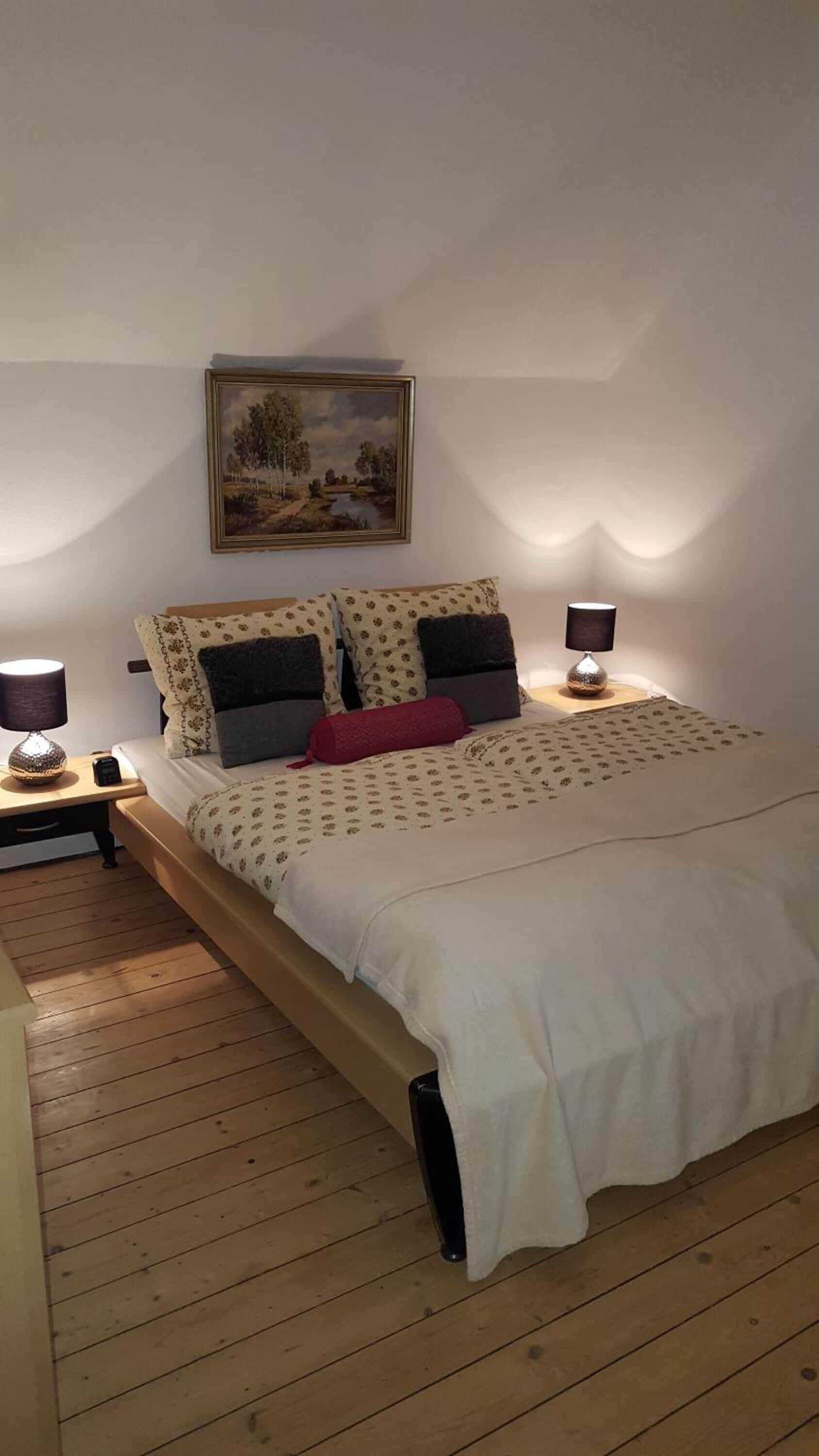 Bàn, màn/rèm cản sáng, truy cập Internet không dây miễn phí 