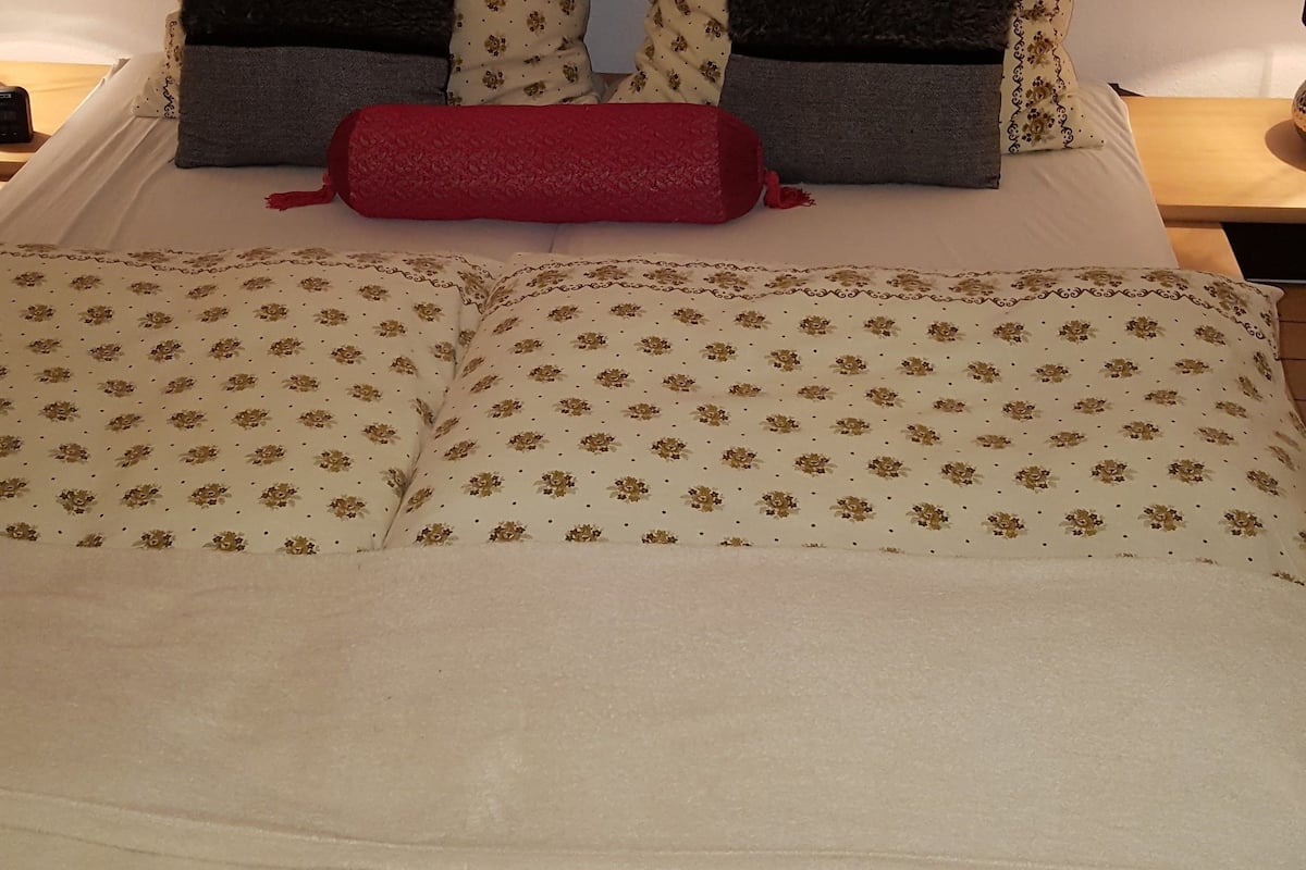 Comfort Suite | Desk, blackout drapes, free WiFi, bed sheets