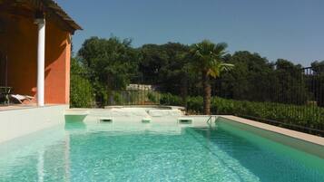 Outdoor pool, sun loungers
