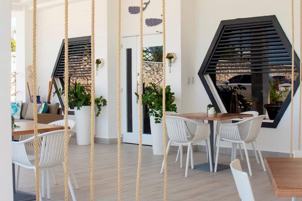 Hotel Capriccio Mare y Restaurante