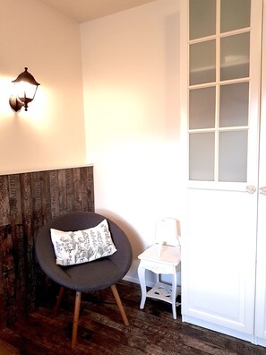 家庭房, 多张床, 公共浴室 | 熨斗/熨板、免费婴儿床、免费 WiFi、床单