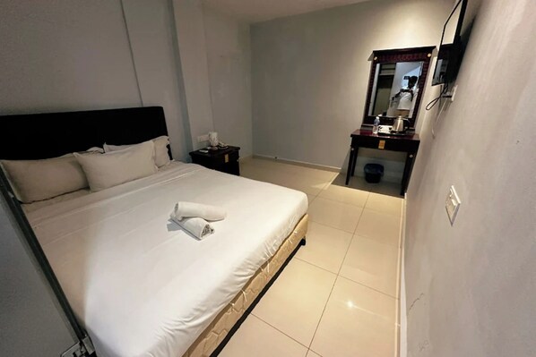 Superior Queen Room, No Window