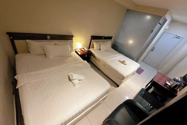 Kamar Premium | 1 kamar tidur, meja kerja, setrika/meja setrika, dan Wi-Fi gratis