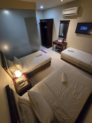Family Triple Room, Multiple Beds, No Windows