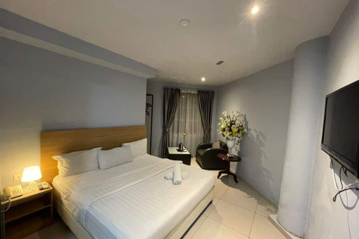 Deluxe King Room