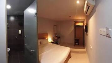 Superior Queen Room, No Window | 1 bilik tidur, meja, seterika/papan seterika, Wi-fi percuma