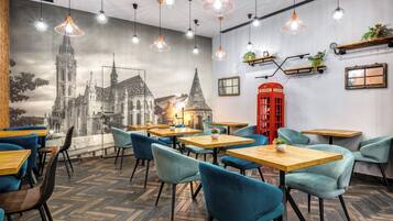 Daily buffet breakfast (HUF 8000 per person)