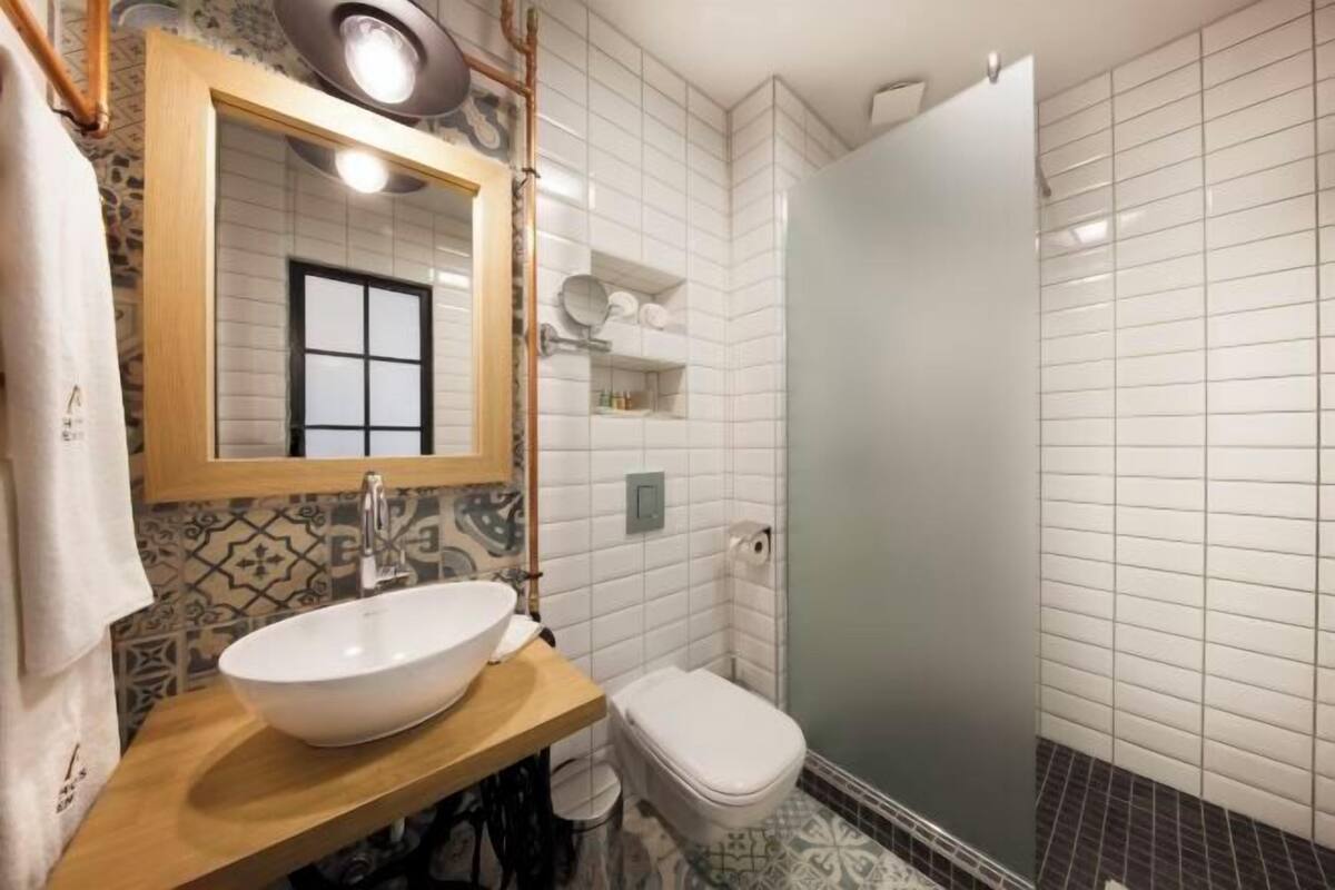 Bathroom | Shower, rainfall showerhead, free toiletries, hair dryer