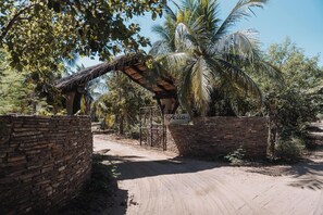 Property entrance - Casa Ofelia (Santa María Tonameca)