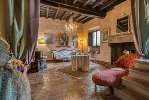 Superior Suite | 1 bedroom, free minibar, individually decorated, individually furnished - B&B dei Papi Boutique Hotel (Viterbo)