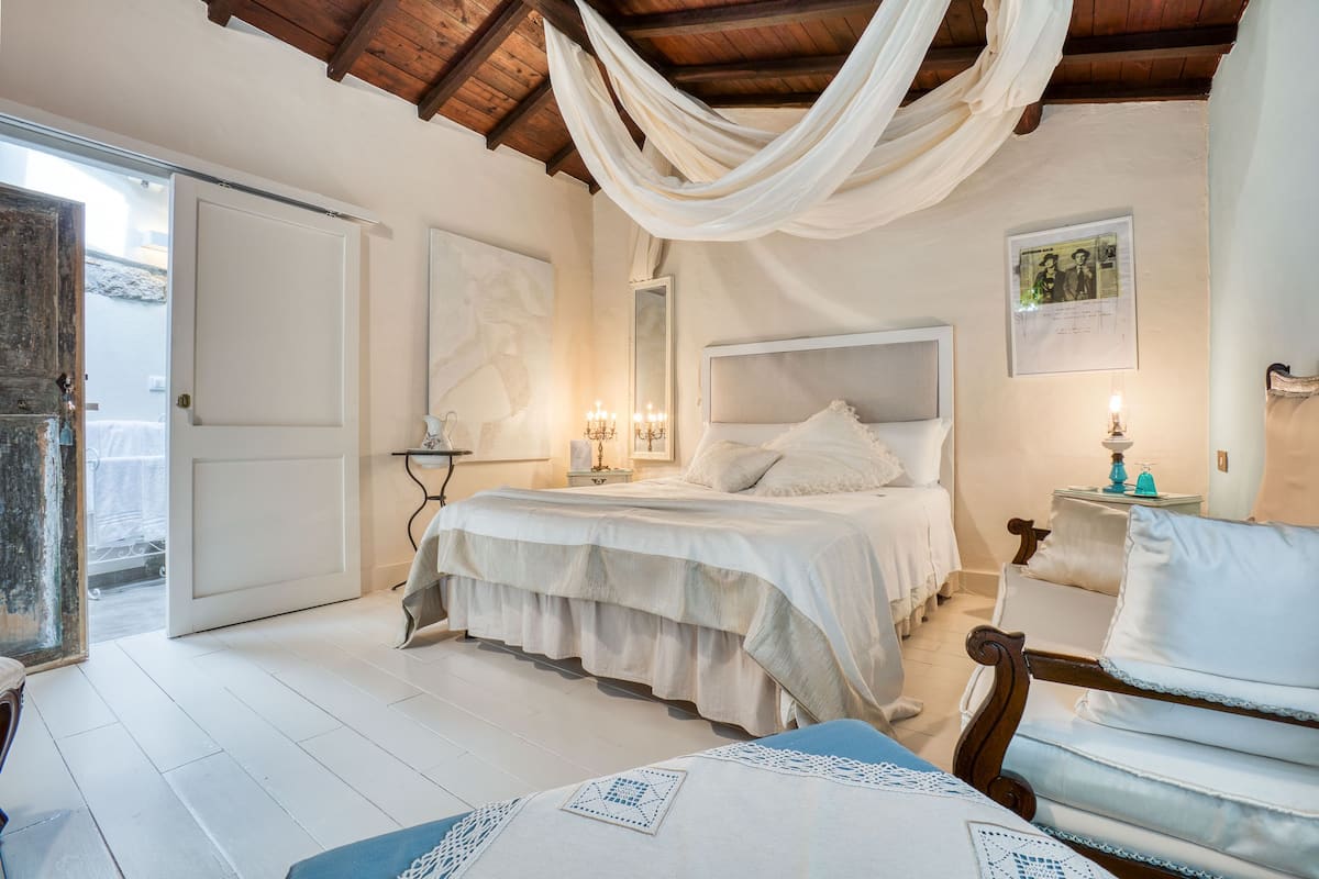 Suite (Carta da Zucchero) | 1 bedroom, minibar (free items), desk, soundproofing