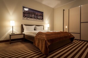 Suite – superior | Skrivebord, blendingsgardiner, strykejern/-brett og wi-fi (inkludert)