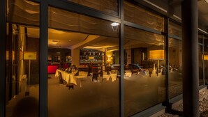 Breakfast, lunch, dinner and brunch served  - Hotel Poznanski (Lubon)