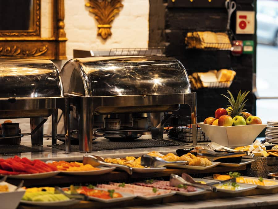 Tägliches Frühstücksbuffet gegen Gebühr