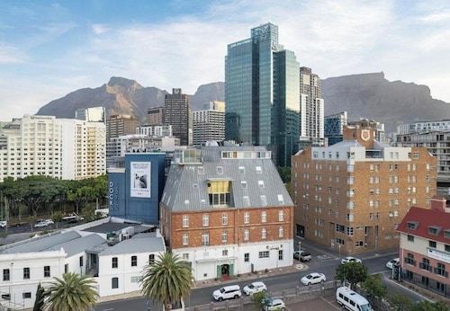 ONOMO Hotel Waterfront